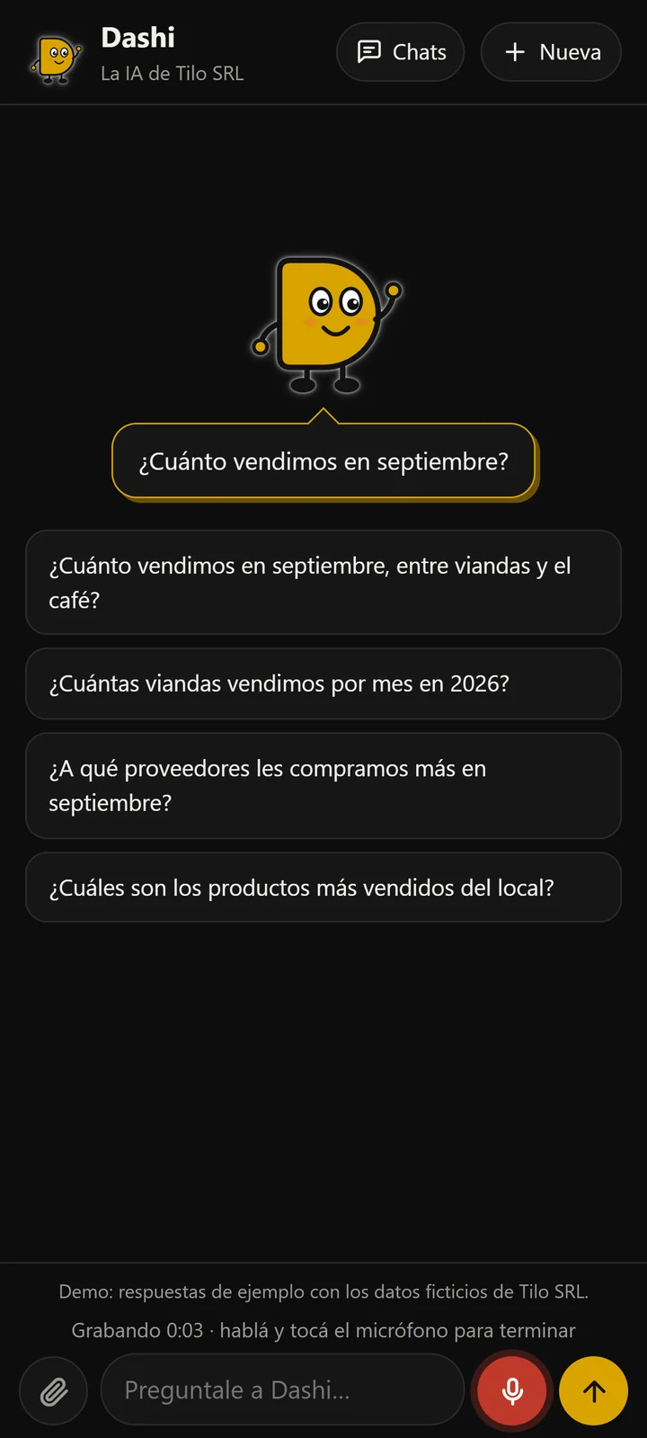 Dashi en el celular grabando una pregunta con el micrófono